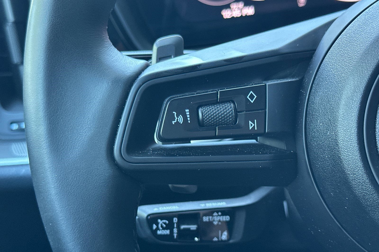 Used 2025 Porsche Cayenne S image 32