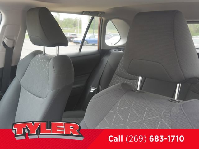 Used 2021 Toyota RAV4 XLE w/ Convenience Package AWD/4WD image 38