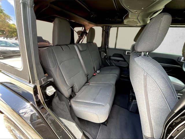 Used 2024 Jeep Wrangler Unlimited Sahara AWD/4WD image 30