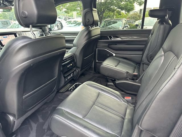 Used 2022 Jeep Wagoneer Series II w/ Convenience Group I AWD/4WD image 17