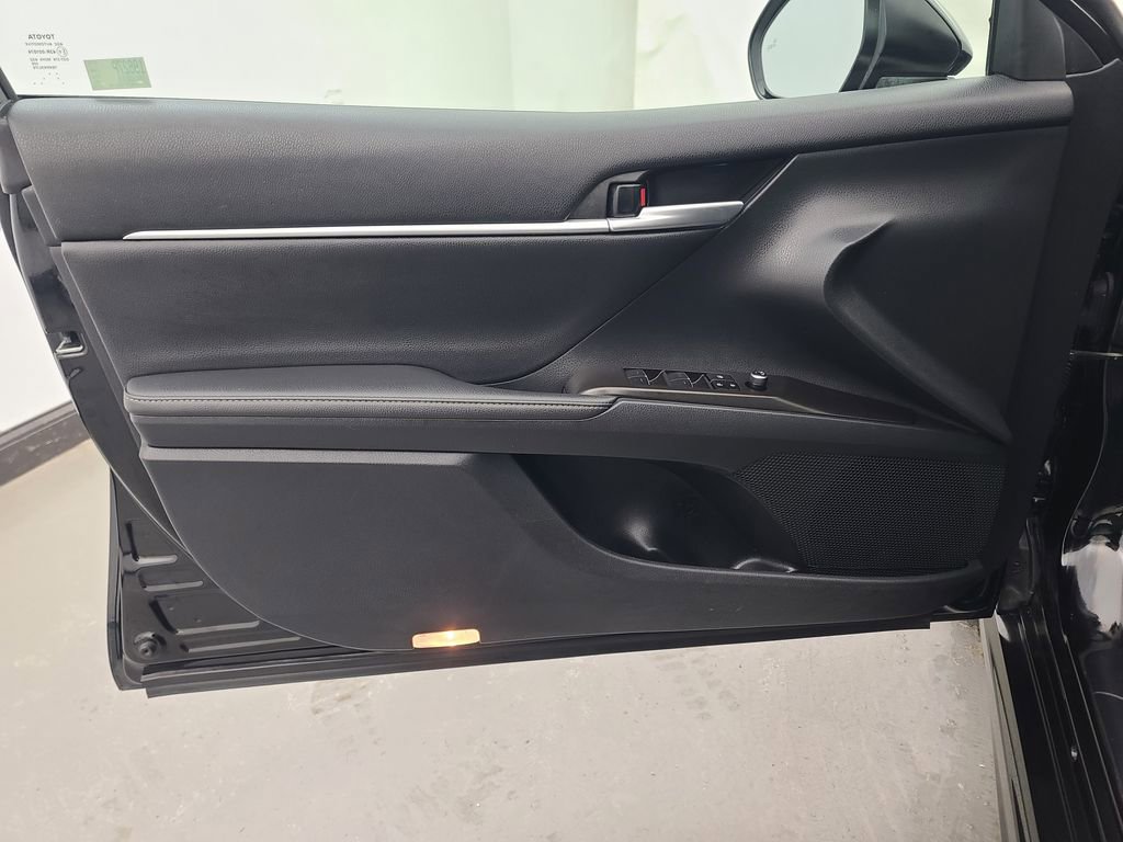 Used 2023 Toyota Camry XSE image 21