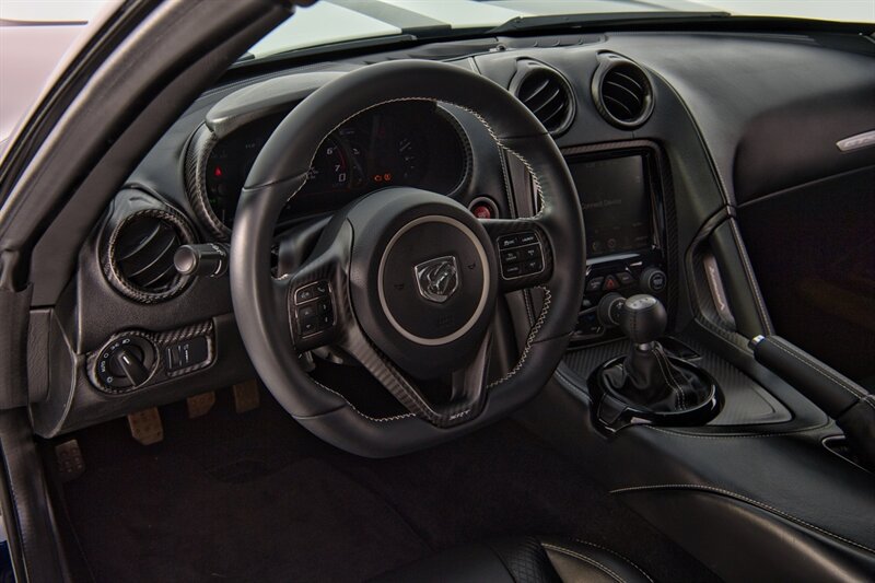 Used 2014 SRT Viper GTS w/ GTS Laguna Interior Package RWD image 23