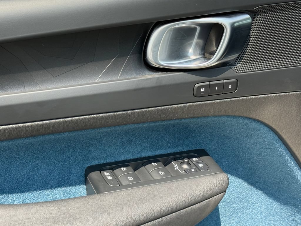 Certified 2023 Volvo C40 P8 Recharge Plus AWD/4WD image 17