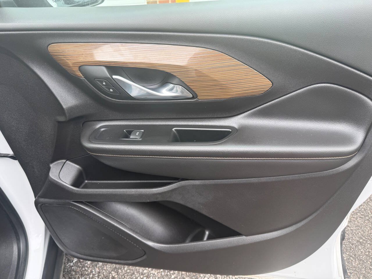 Used 2018 GMC Terrain SLE FWD image 24