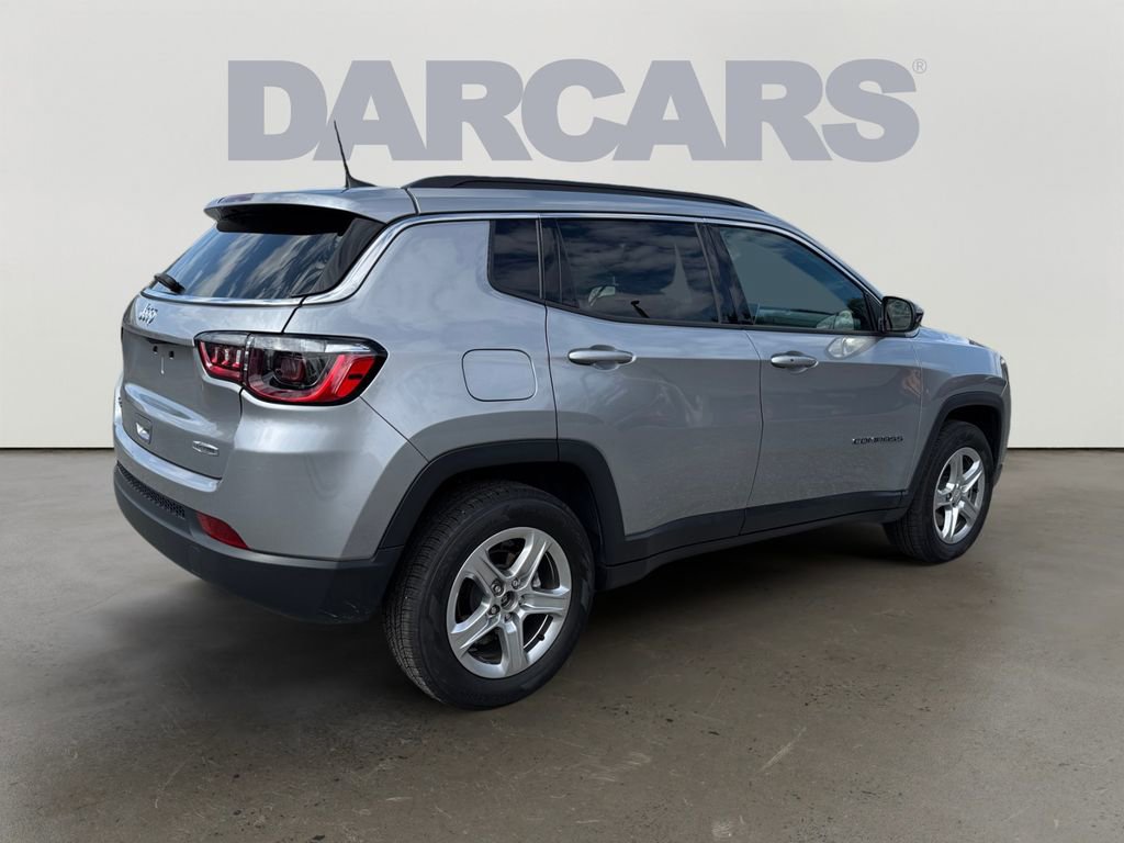 Used 2024 Jeep Compass Latitude image 7