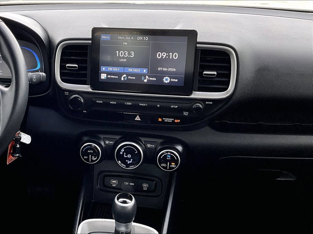 Used 2023 Hyundai Venue SEL FWD image 5