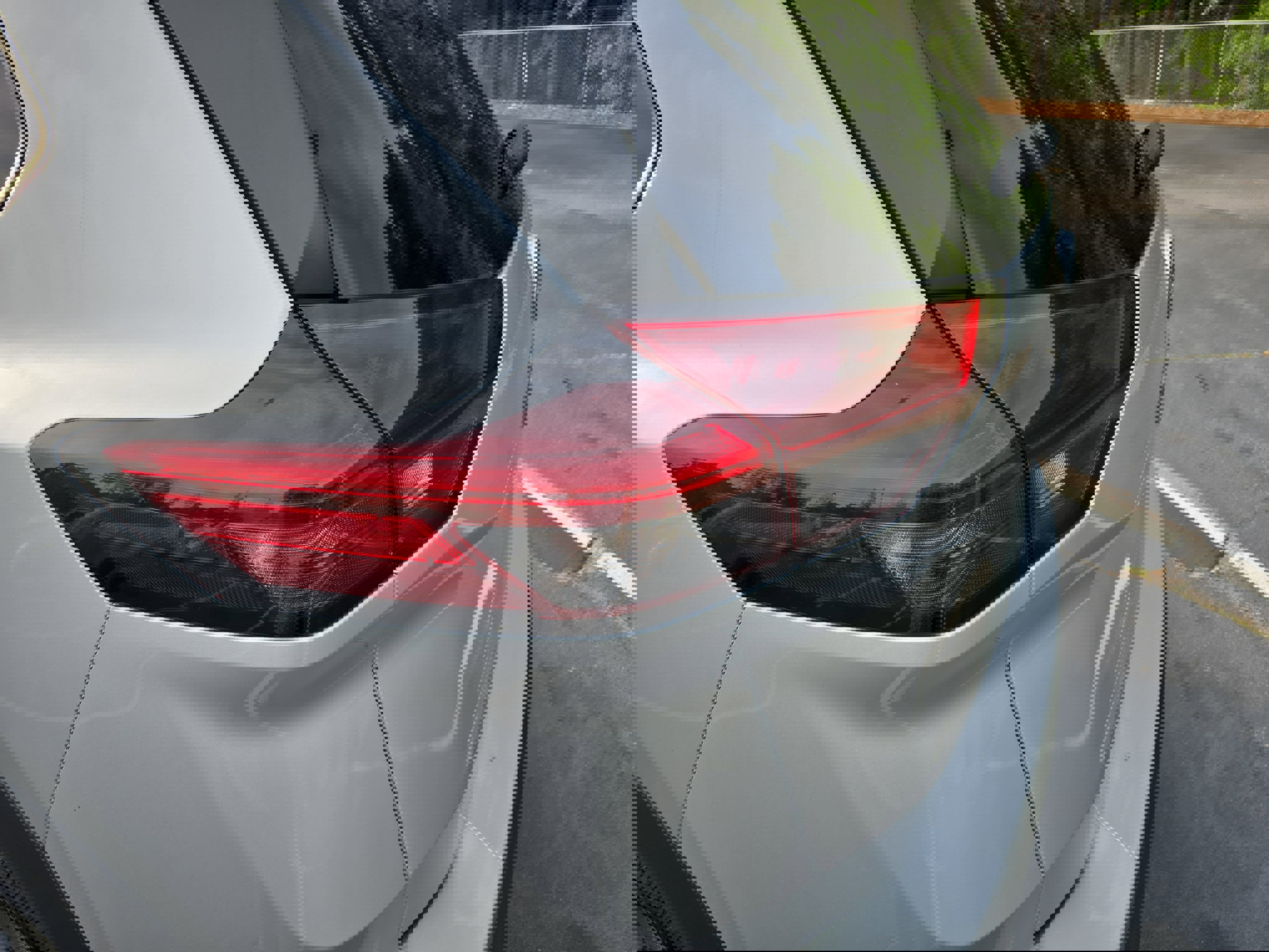 Used 2024 Nissan Rogue S image 36