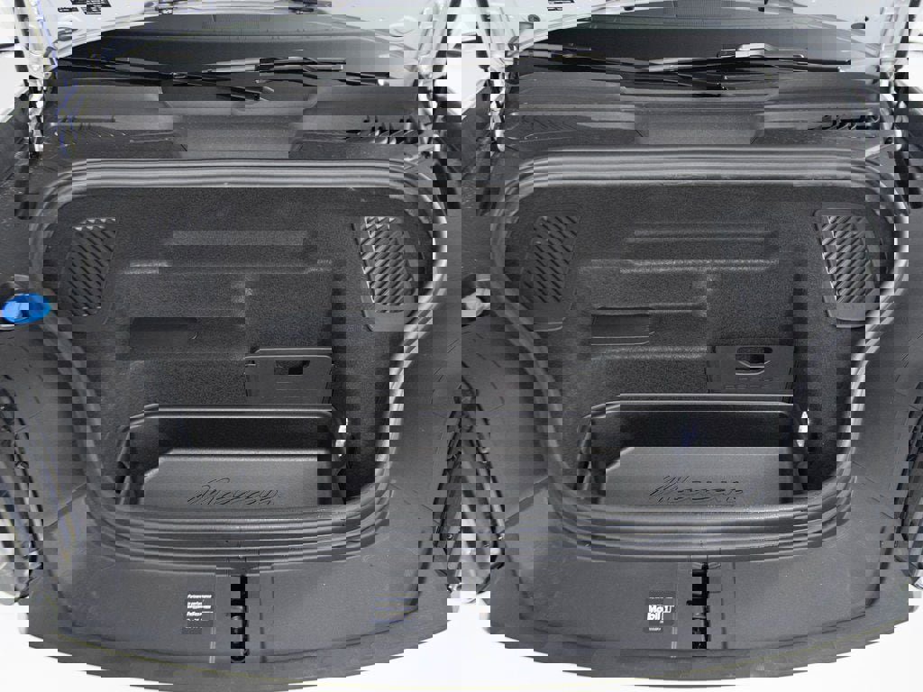 New 2026 Porsche Macan 4 Electric image 42