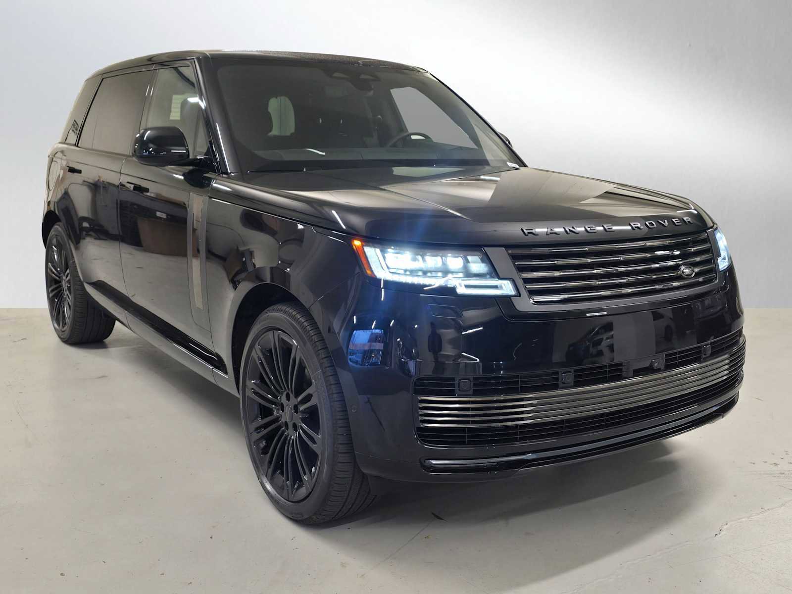 New 2026 Land Rover Range Rover SV image 7