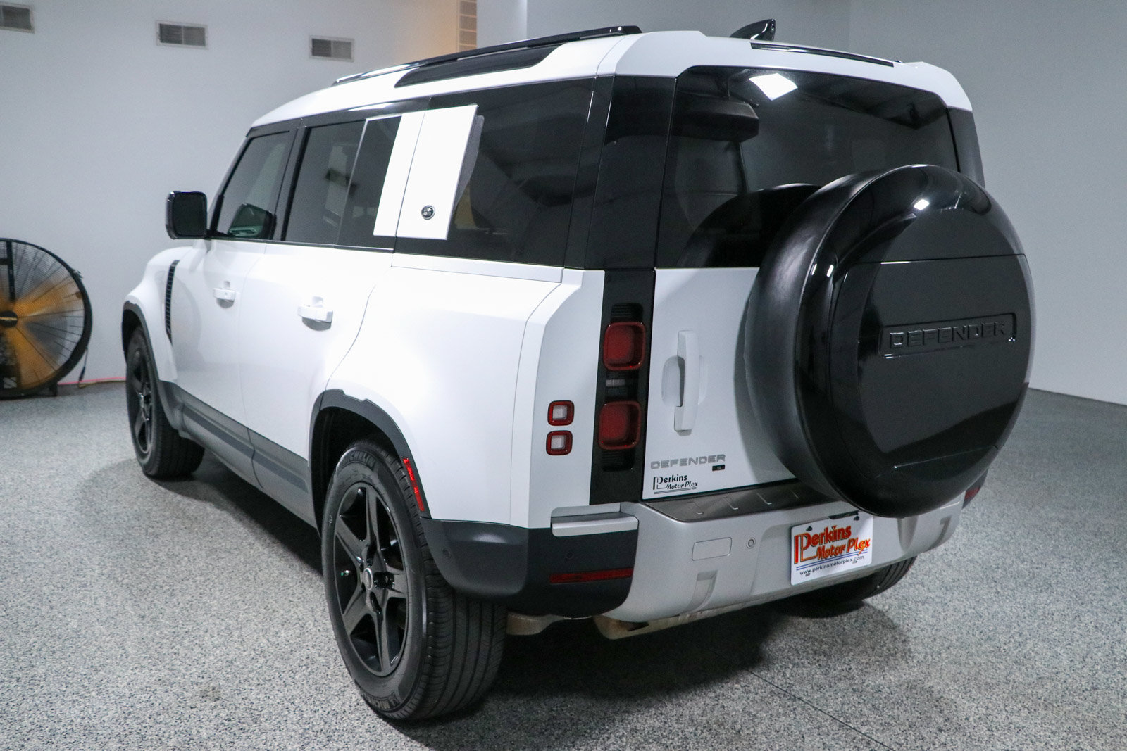 Used 2020 Land Rover Defender 110 S AWD/4WD image 9