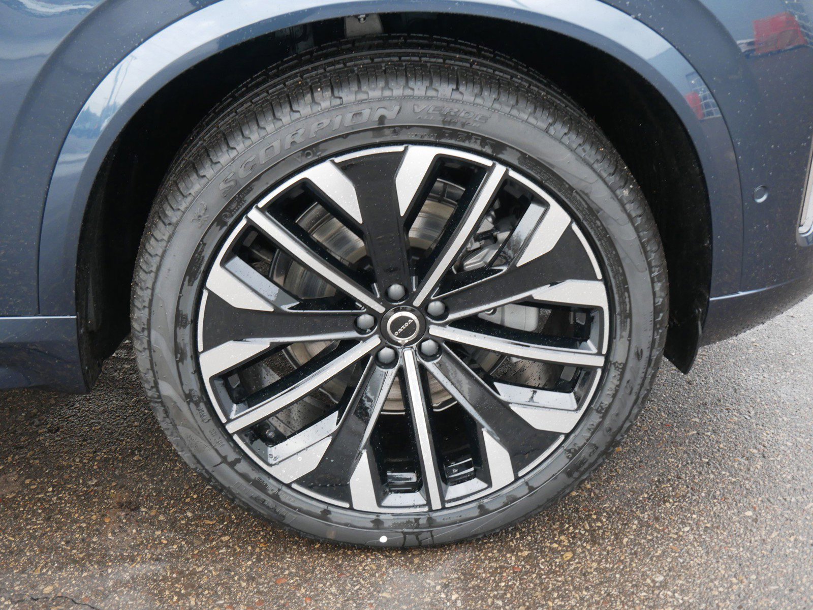 New 2026 Volvo XC90 B6 Ultra w/ Lounge Package image 4