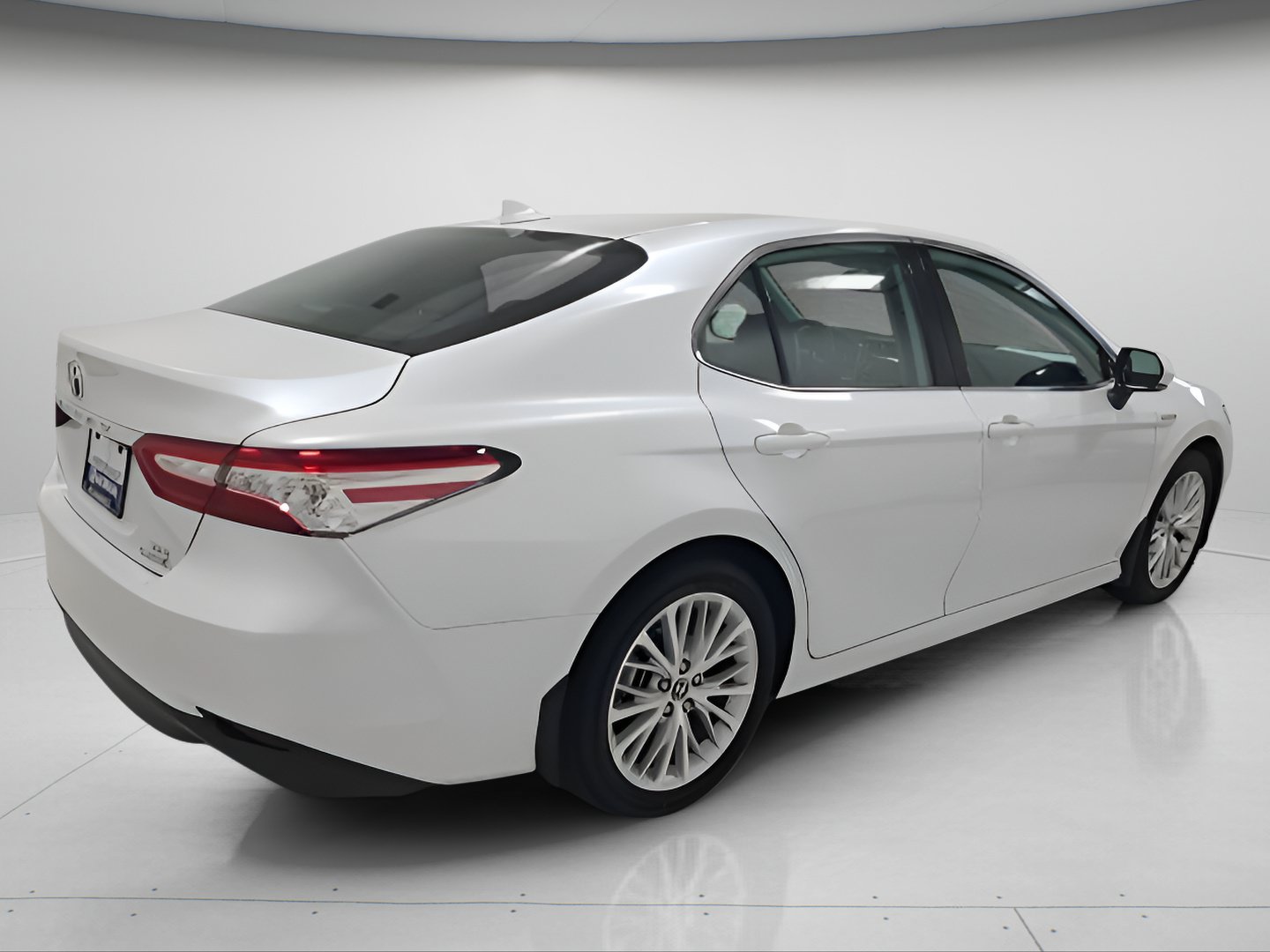 Used 2020 Toyota Camry XLE FWD image 6