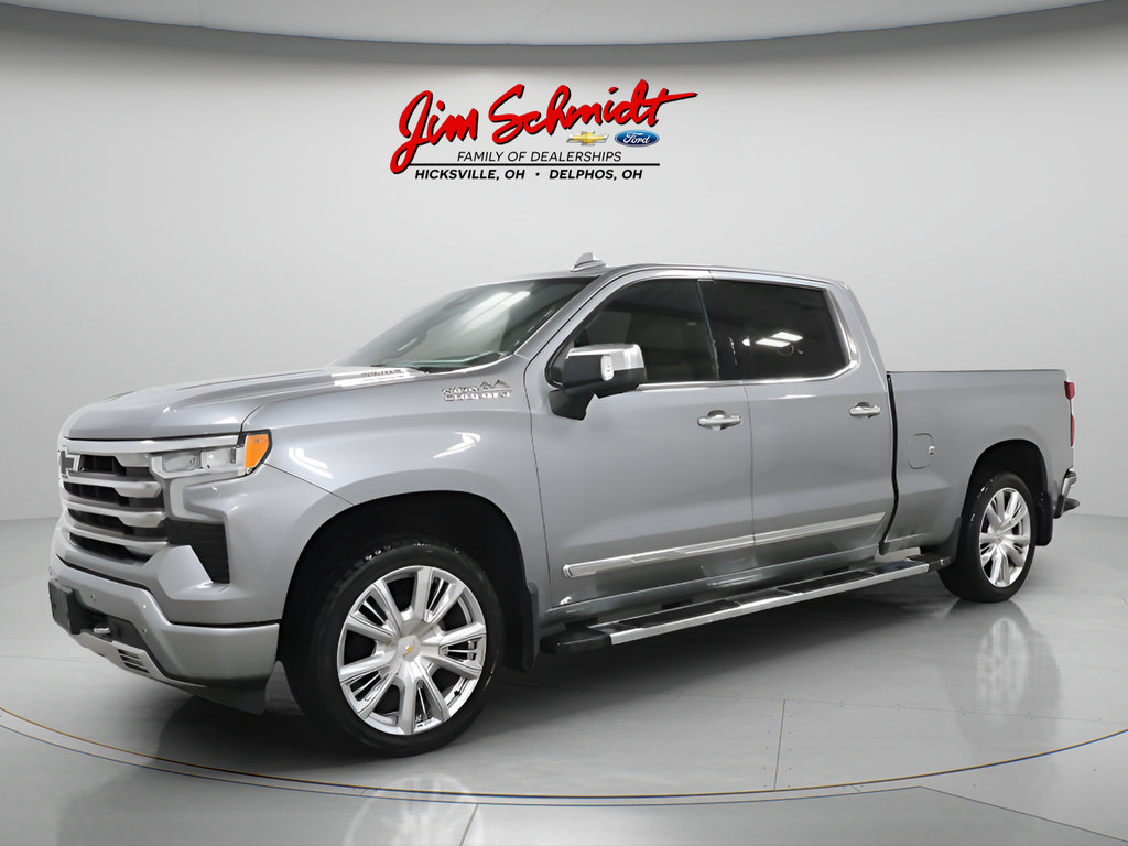 Used 2024 Chevrolet Silverado 1500 High Country w/ High Country Premium Package AWD/4WD image 2