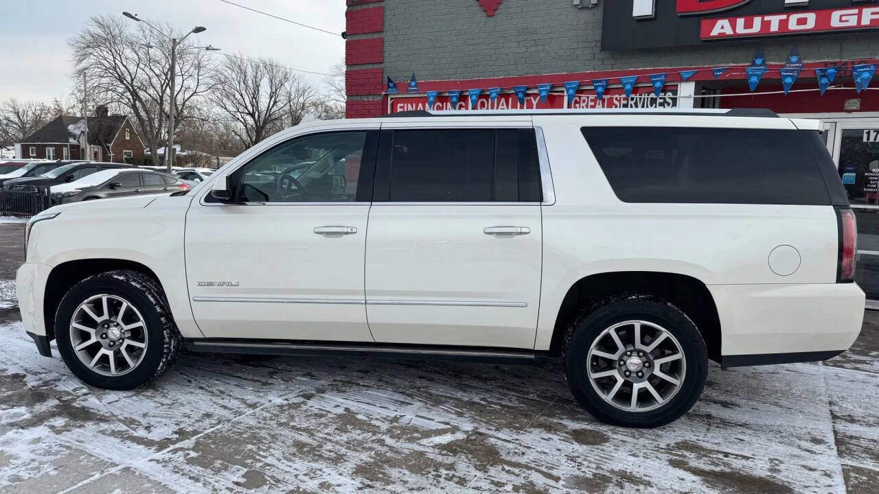 Used 2015 GMC Yukon XL Denali w/ Premium Package image 9