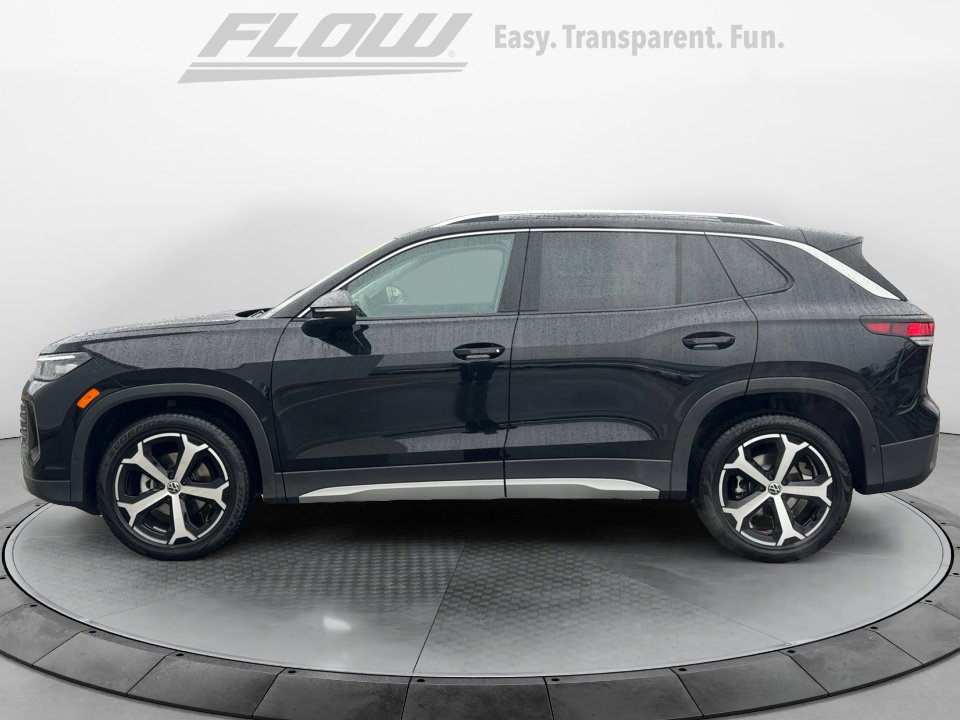 Used 2025 Volkswagen Tiguan SE FWD image 4