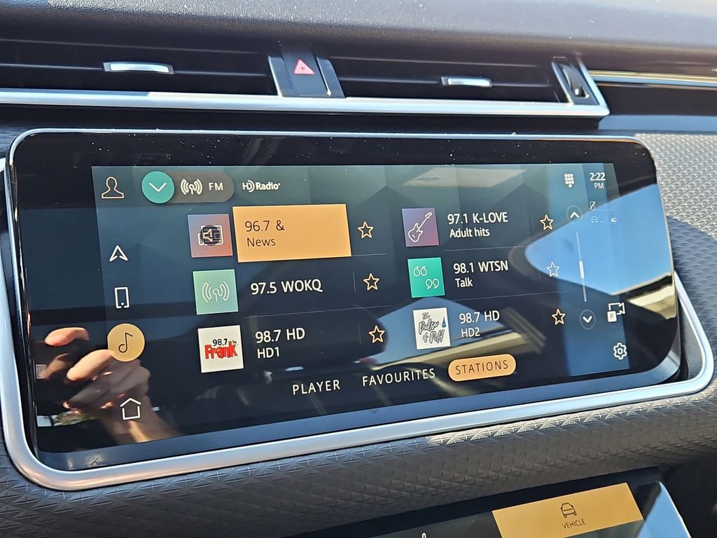 Used 2023 Land Rover Range Rover Velar R-Dynamic S image 31