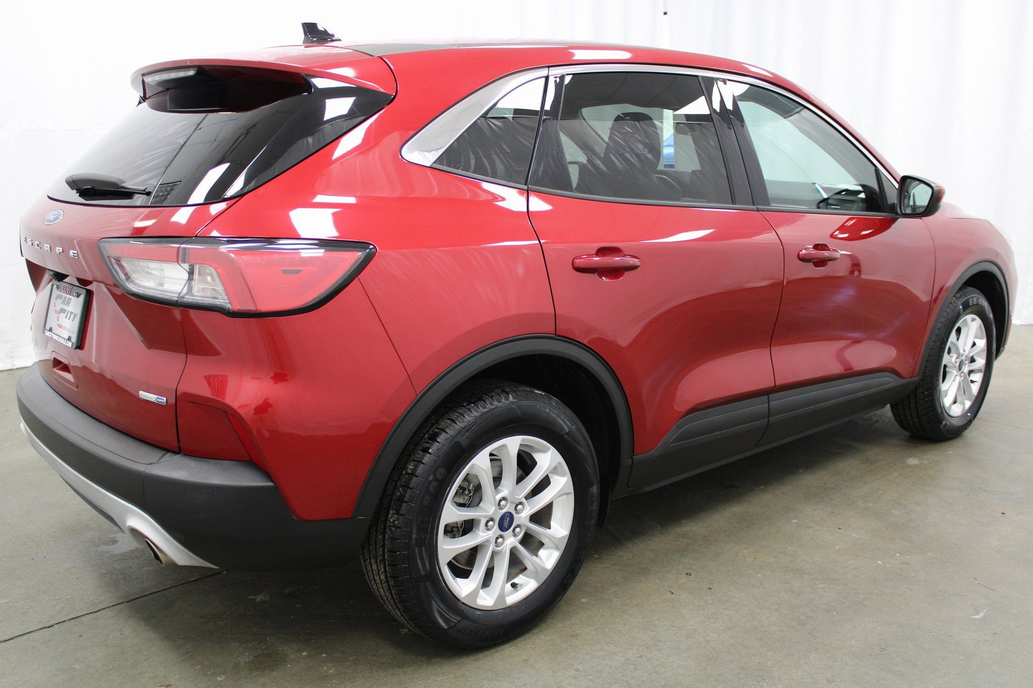Used 2020 Ford Escape SE image 6