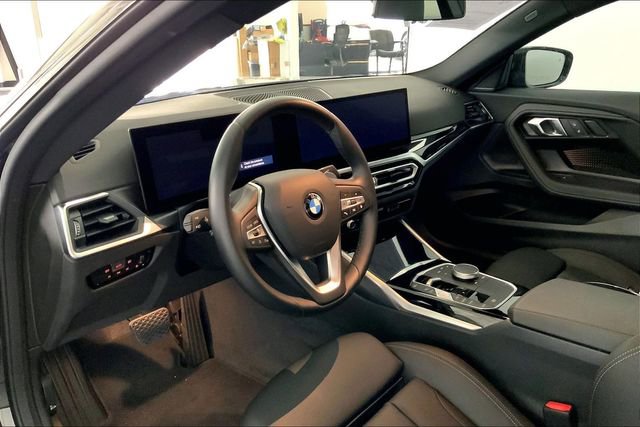 Used 2024 BMW 230i Coupe w/ Convenience Package RWD image 7