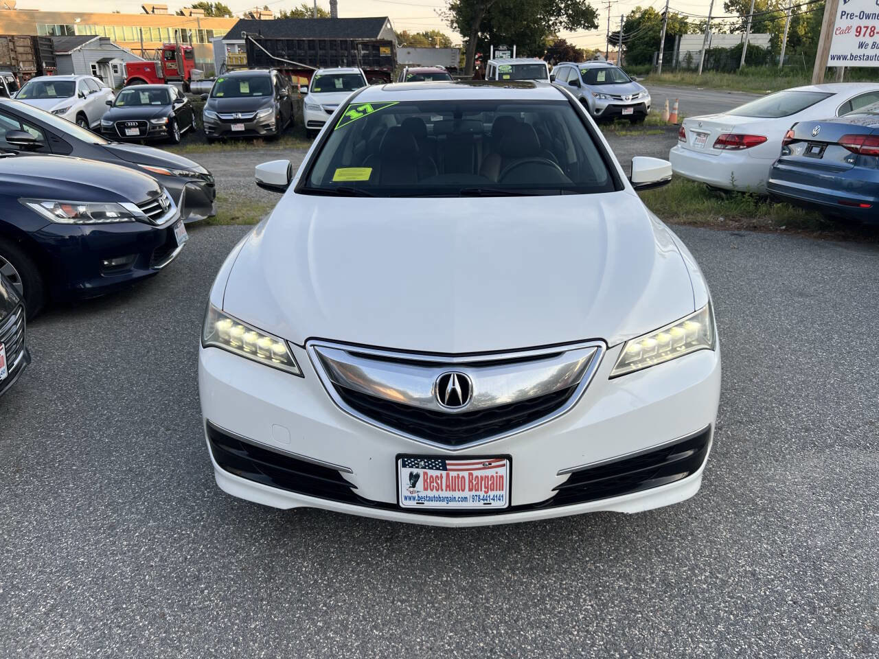 Used 2017 Acura TLX image 4