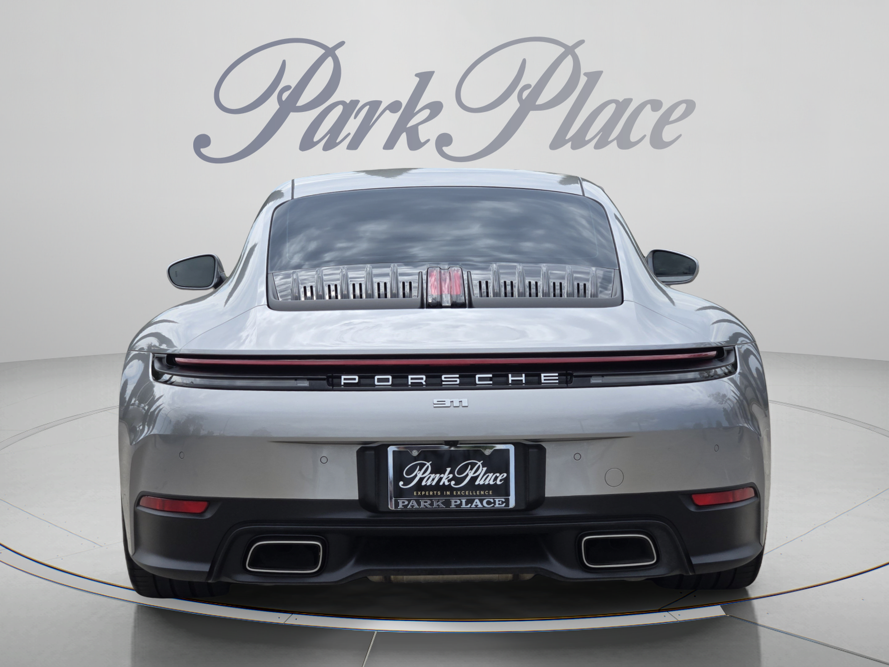 Used 2025 Porsche 911 Carrera RWD image 2
