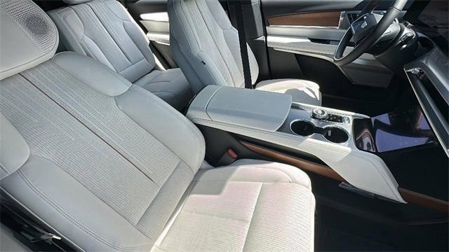 New 2026 Cadillac Vistiq Sport w/ LPO, Floor Liner Package image 21