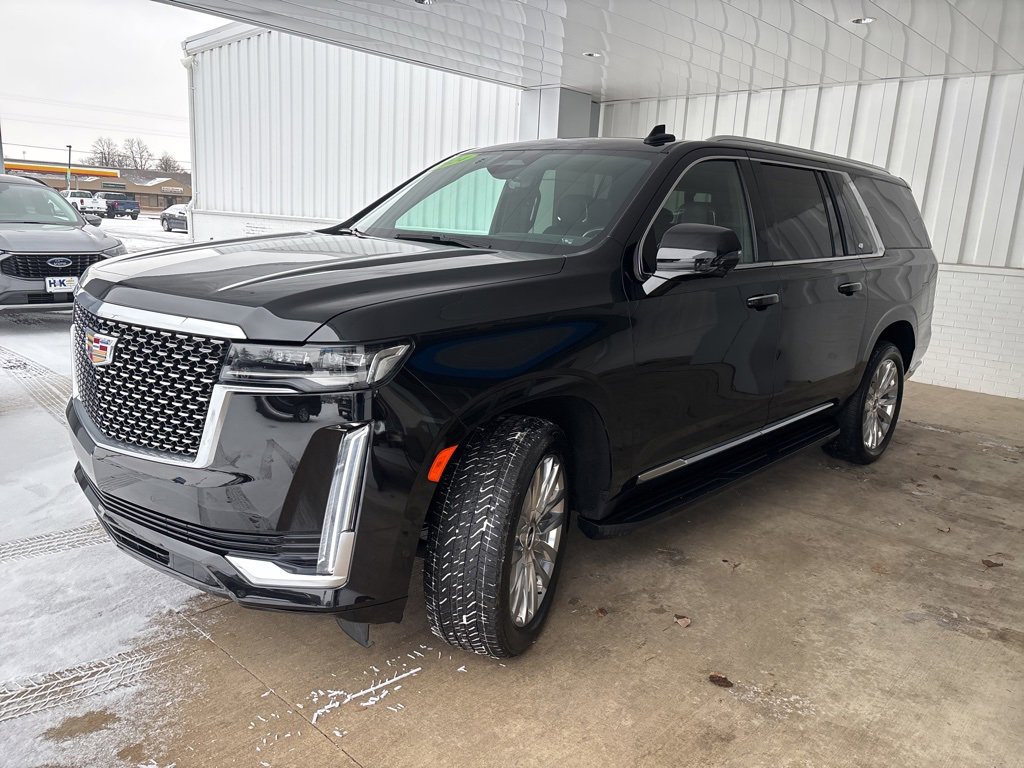 Used 2024 Cadillac Escalade ESV Premium Luxury image 3