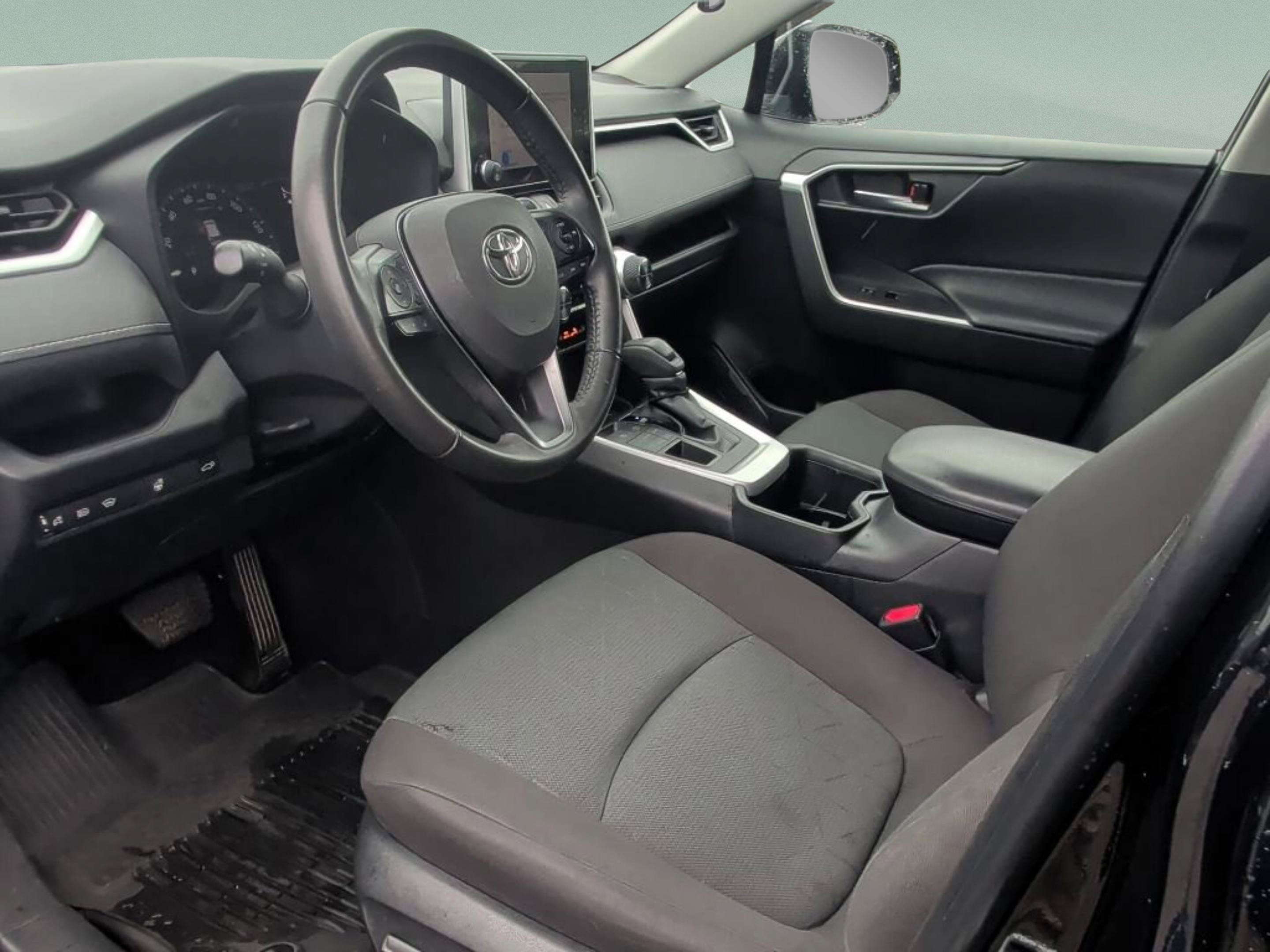 Used 2024 Toyota RAV4 XLE w/ Convenience Package AWD/4WD image 29