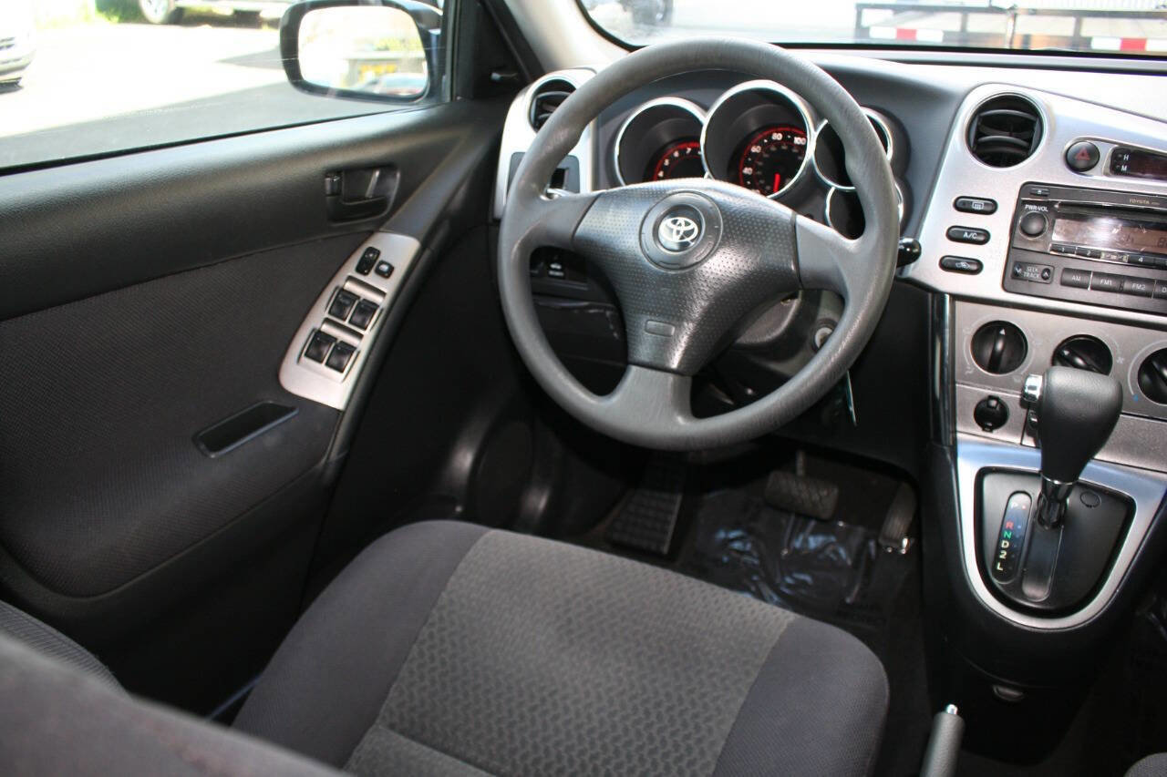 Used 2005 Toyota Matrix FWD image 11