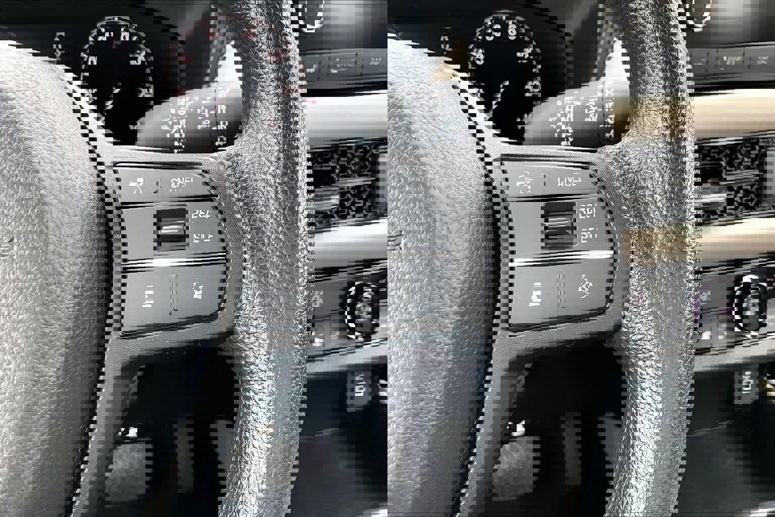 Certified 2025 Honda HR-V LX image 22