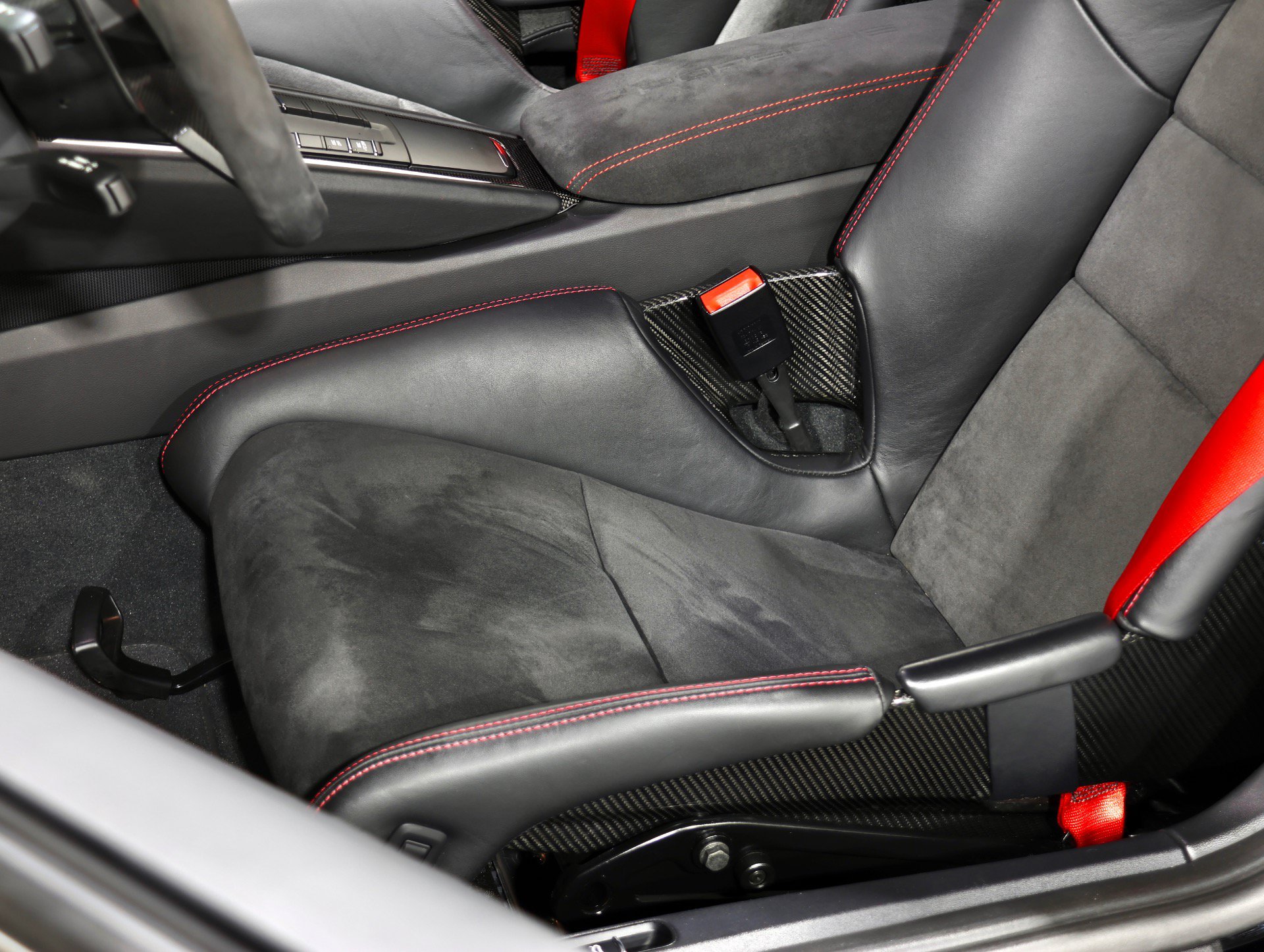 Used 2018 Porsche 911 GT2 RS RWD image 30