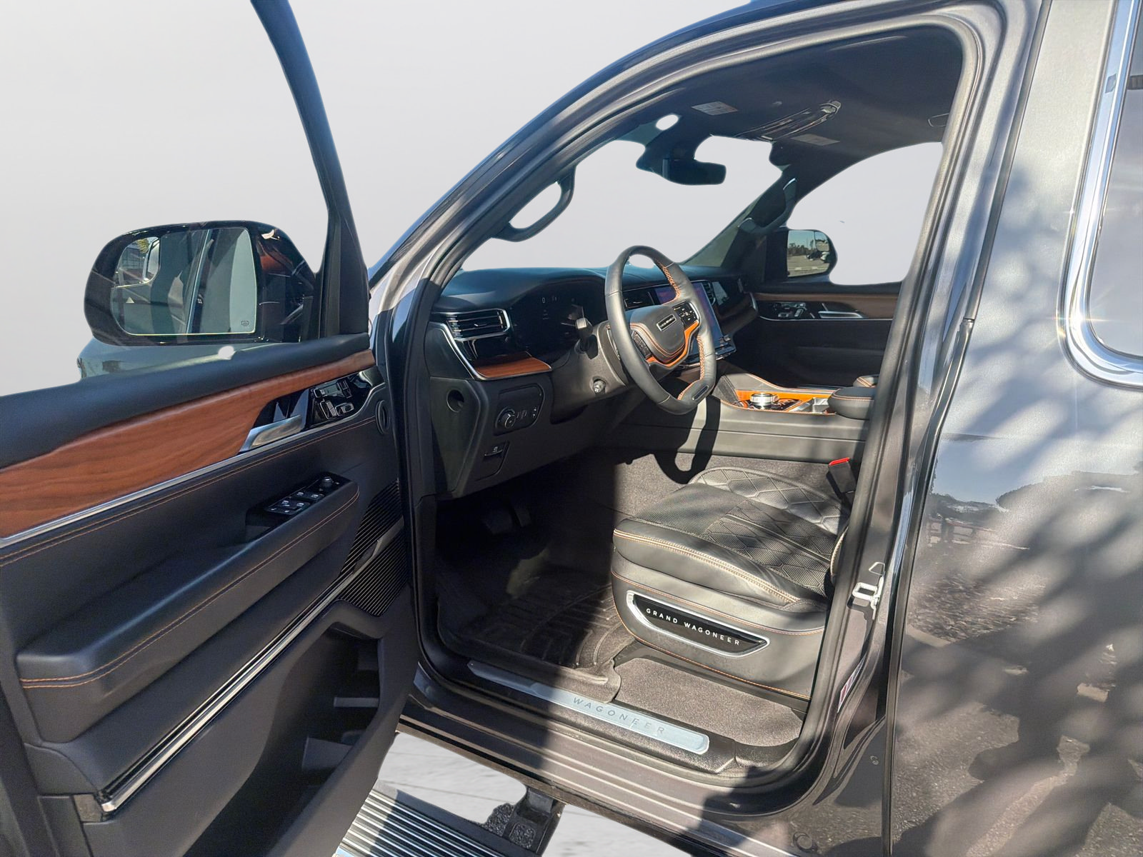 Used 2024 Jeep Grand Wagoneer Series III AWD/4WD image 13