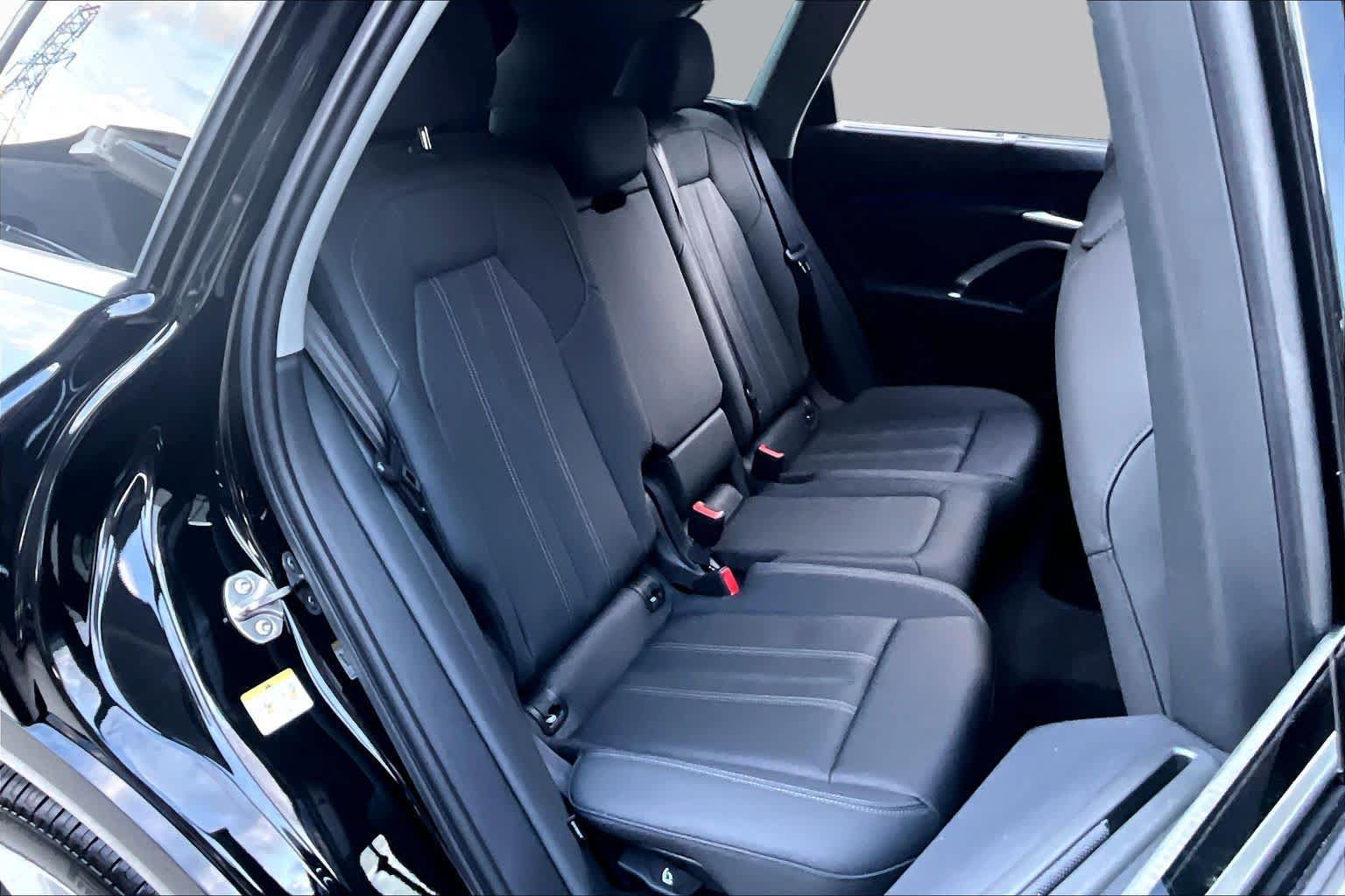 Used 2025 Audi Q5 Premium Plus w/ Premium Plus AWD/4WD image 19