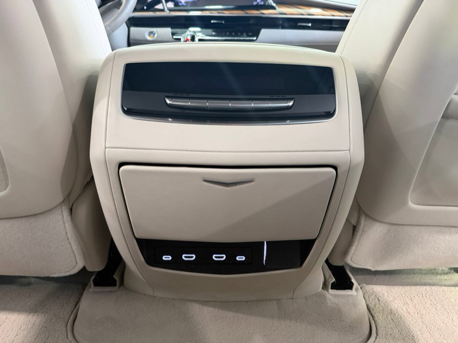 Used 2024 Cadillac Escalade ESV Sport Platinum AWD/4WD image 23