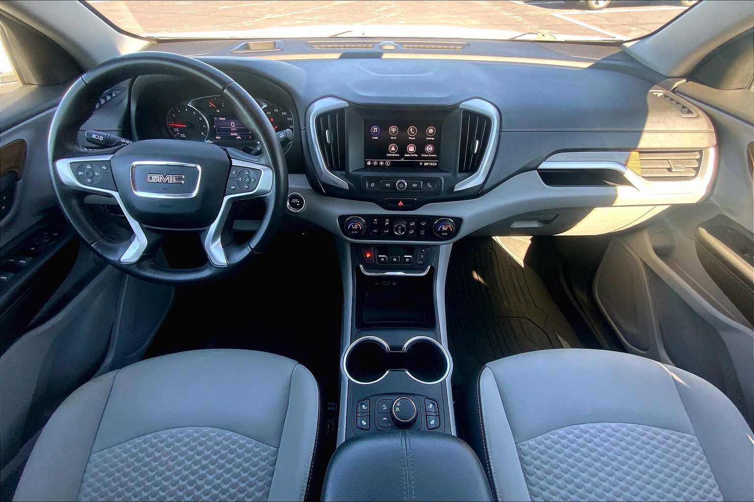 Used 2020 GMC Terrain SLE w/ Driver Convenience Package image 15