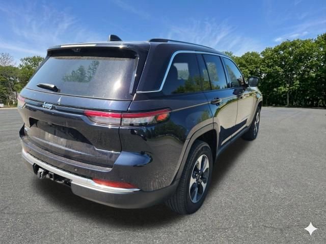 Used 2022 Jeep Grand Cherokee Limited 4xe w/ Luxury Tech Group II AWD/4WD image 8
