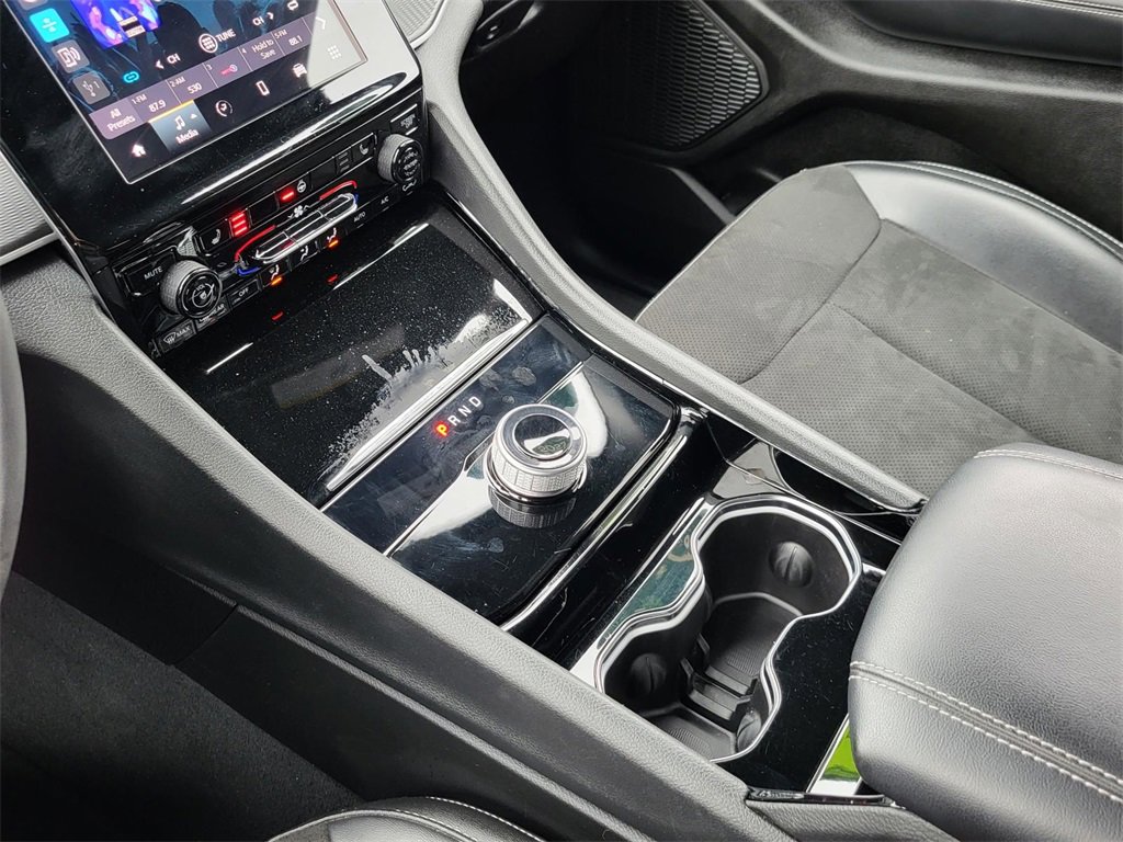 Used 2023 Jeep Grand Cherokee Altitude image 30