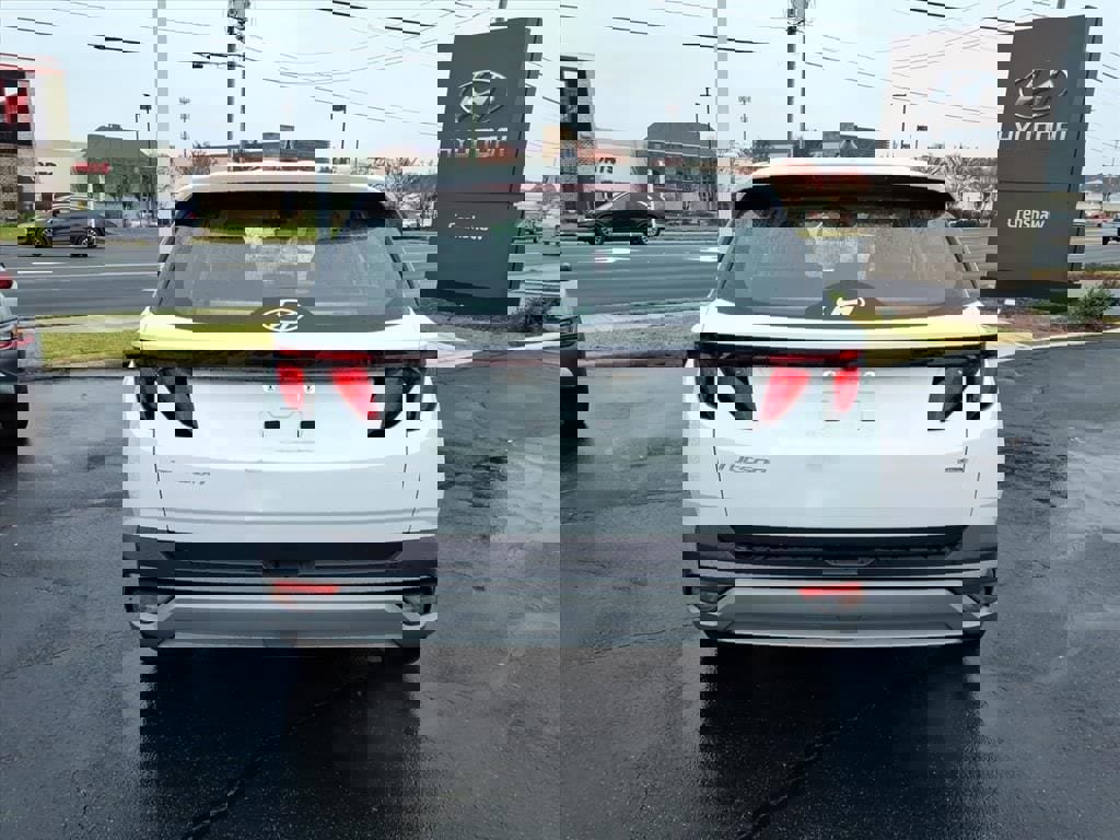 Used 2025 Hyundai Tucson SE image 24
