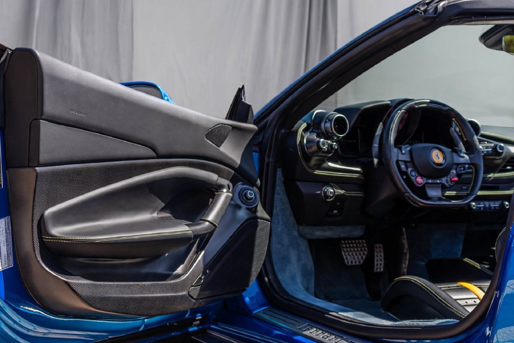 Certified 2022 Ferrari F8 Tributo RWD image 35