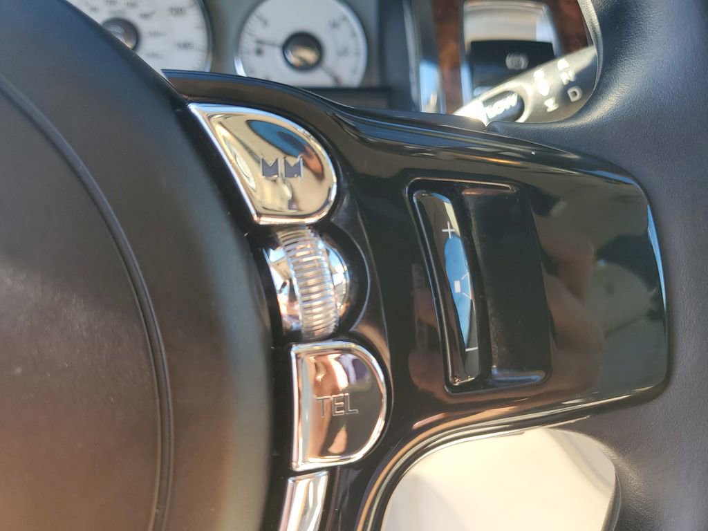 Used 2011 Rolls-Royce Ghost image 34