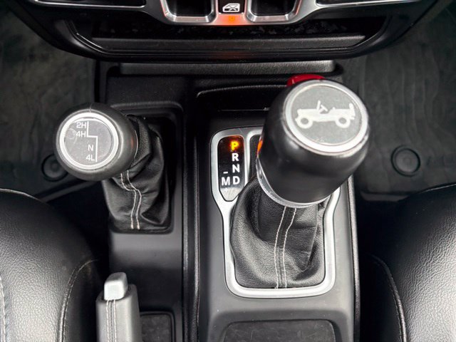 Used 2020 Jeep Wrangler Unlimited Sahara w/ Uconnect 4C Nav & Sound Group AWD/4WD image 32