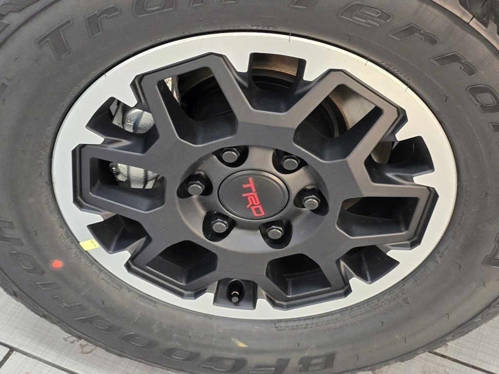 New 2025 Toyota Tacoma TRD Off-Road image 10