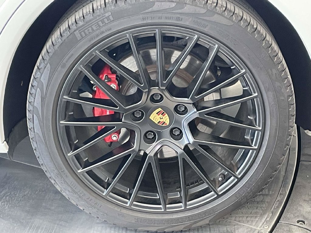 Certified 2023 Porsche Cayenne GTS AWD/4WD image 12