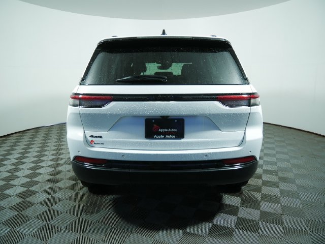 Certified 2023 Jeep Grand Cherokee Altitude AWD/4WD image 6