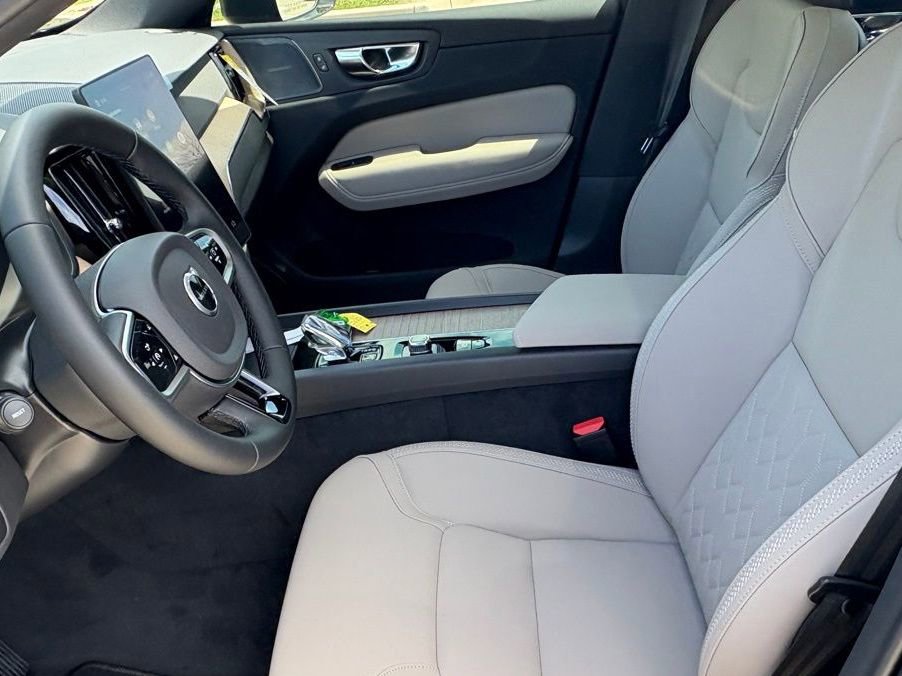 New 2026 Volvo XC60 B5 Plus w/ Protection Package Premier AWD/4WD image 18