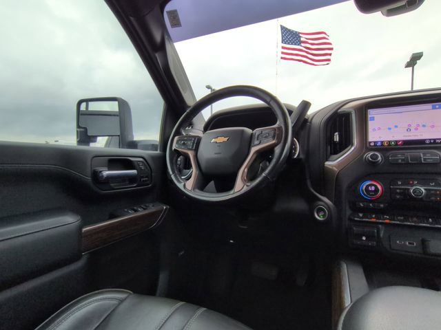 Used 2023 Chevrolet Silverado 3500 High Country w/ Technology Package AWD/4WD image 7