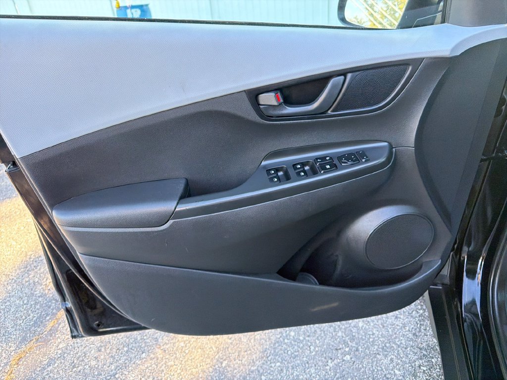 Used 2021 Hyundai Kona SEL w/ Cargo Package AWD/4WD image 12