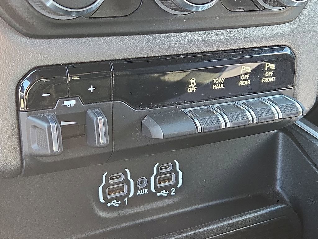 Used 2020 RAM 2500 Big Horn w/ Level 2 Equipment Group image 24