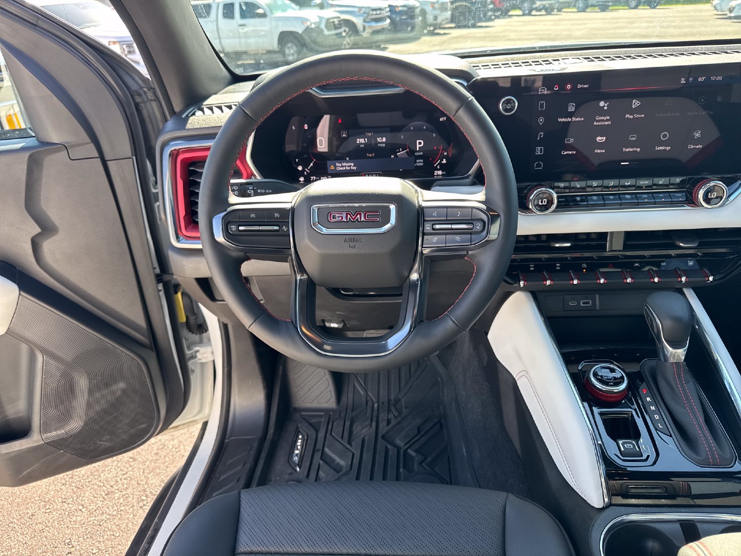 Used 2024 GMC Canyon AT4X AWD/4WD image 13