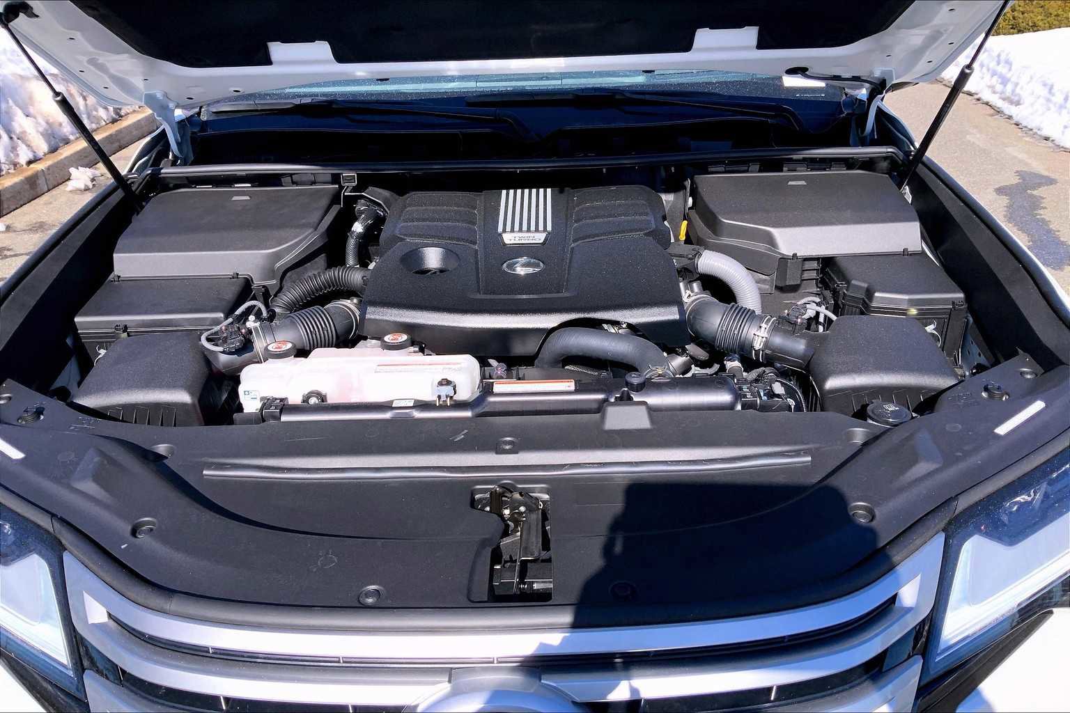 New 2025 Lexus LX 600 4WD w/ Luxury Package image 16