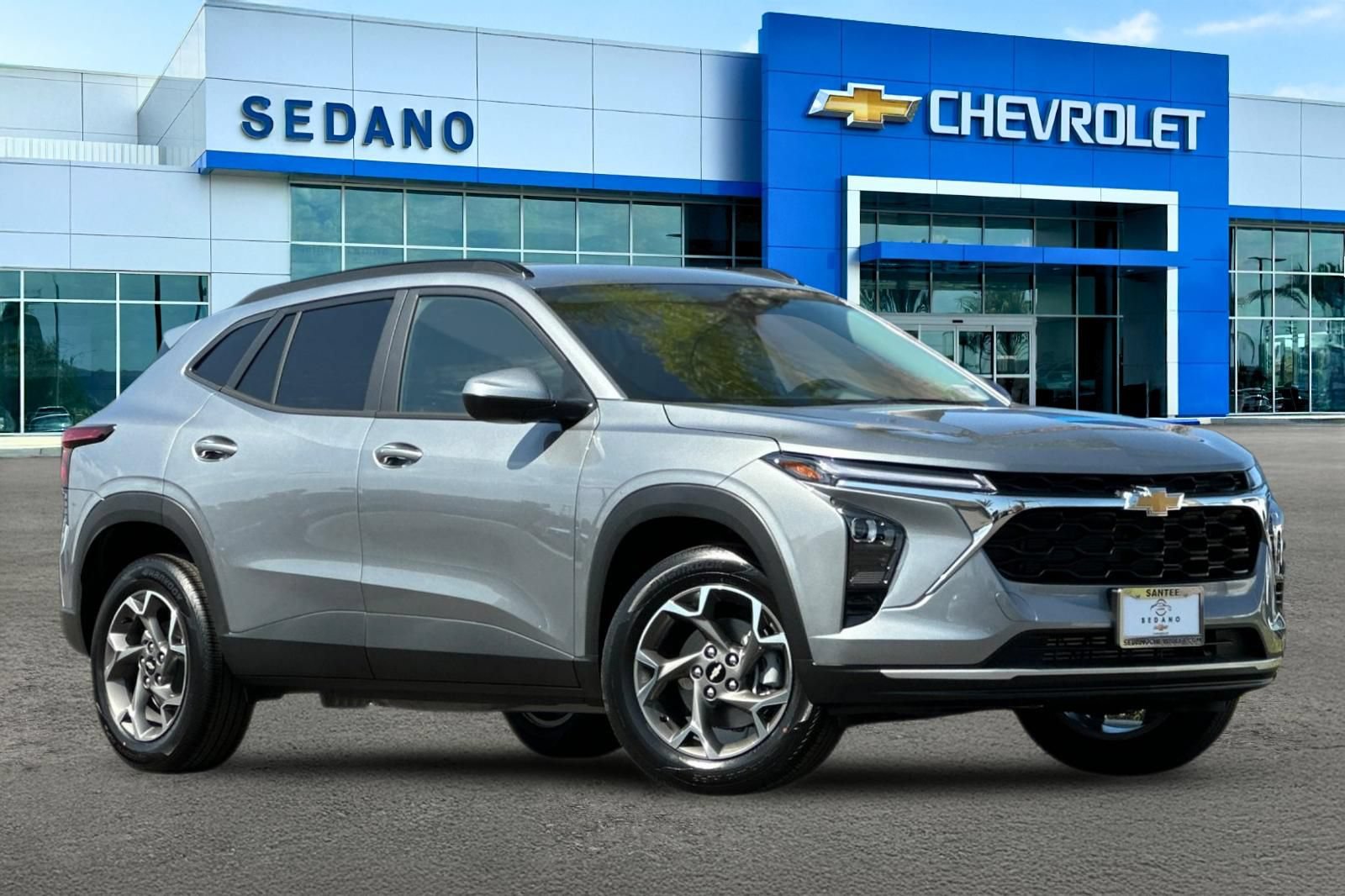 New 2026 Chevrolet Trax LT w/ Driver Confidence Package FWD image 2
